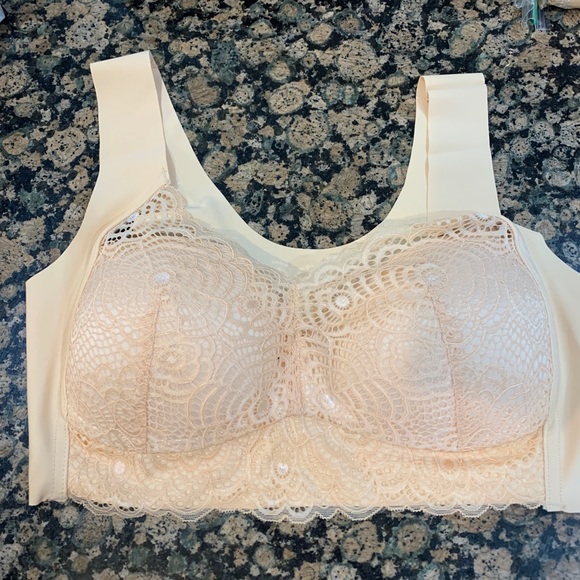 Set of TWO ExSecret bras - Picture 2 of 12